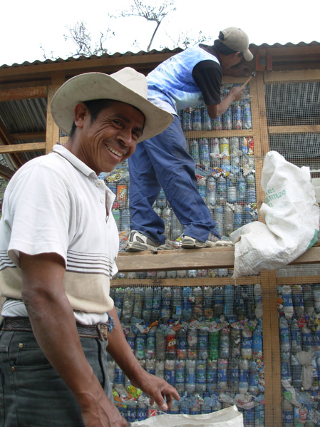 Proceso de eco-ladrillo